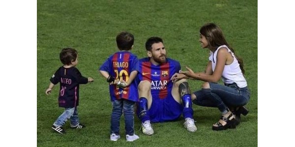 Znaczenie koszulki Messi nr 10 w Barcelonie